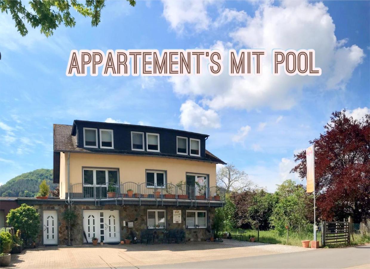 Residenz Moselzauber - Ferienwohnungen Mit Pool Landschaft Ernst Exterior photo